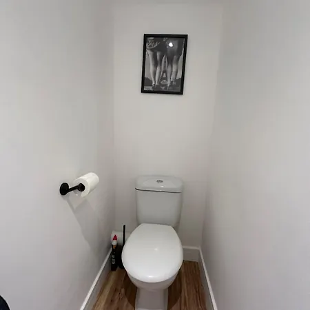 3 Bedroom From Nyaraló Bristol