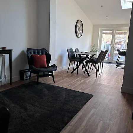 3 Bedroom From Nyaraló