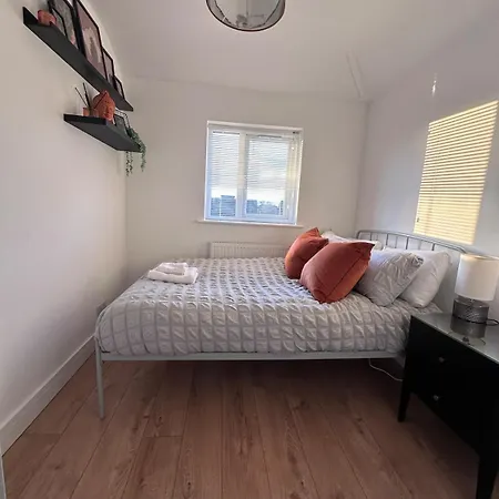 3 Bedroom From Nyaraló Bristol