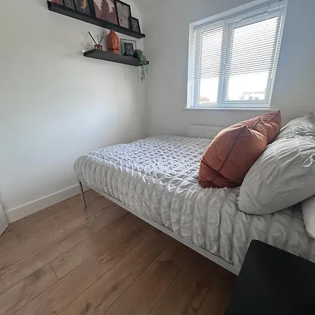 3 Bedroom From Bristol